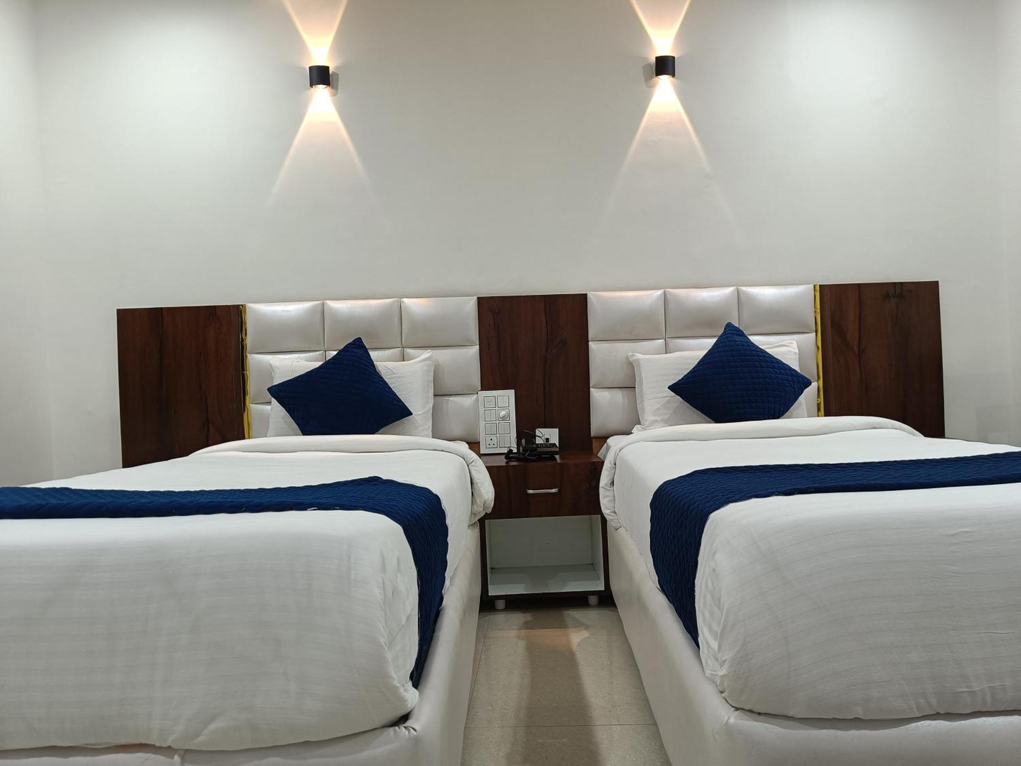Hotel Skyland วารังกัล ภายนอก รูปภาพ